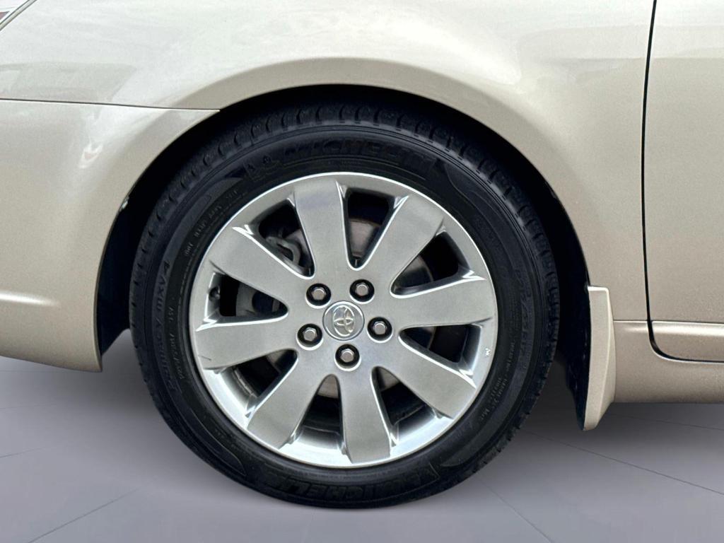 used 2005 Toyota Avalon car