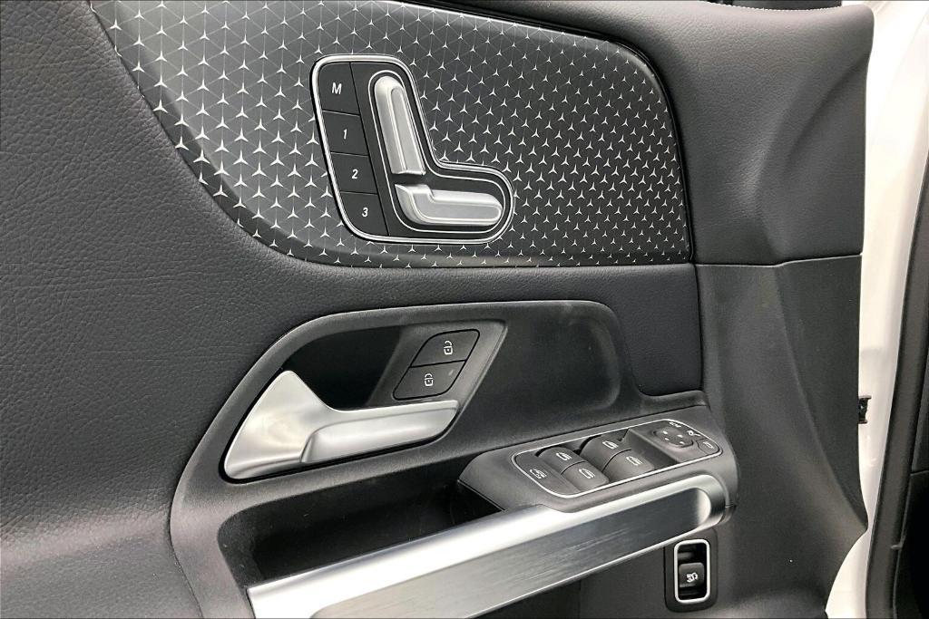 new 2026 Mercedes-Benz GLB 250 car, priced at $46,685