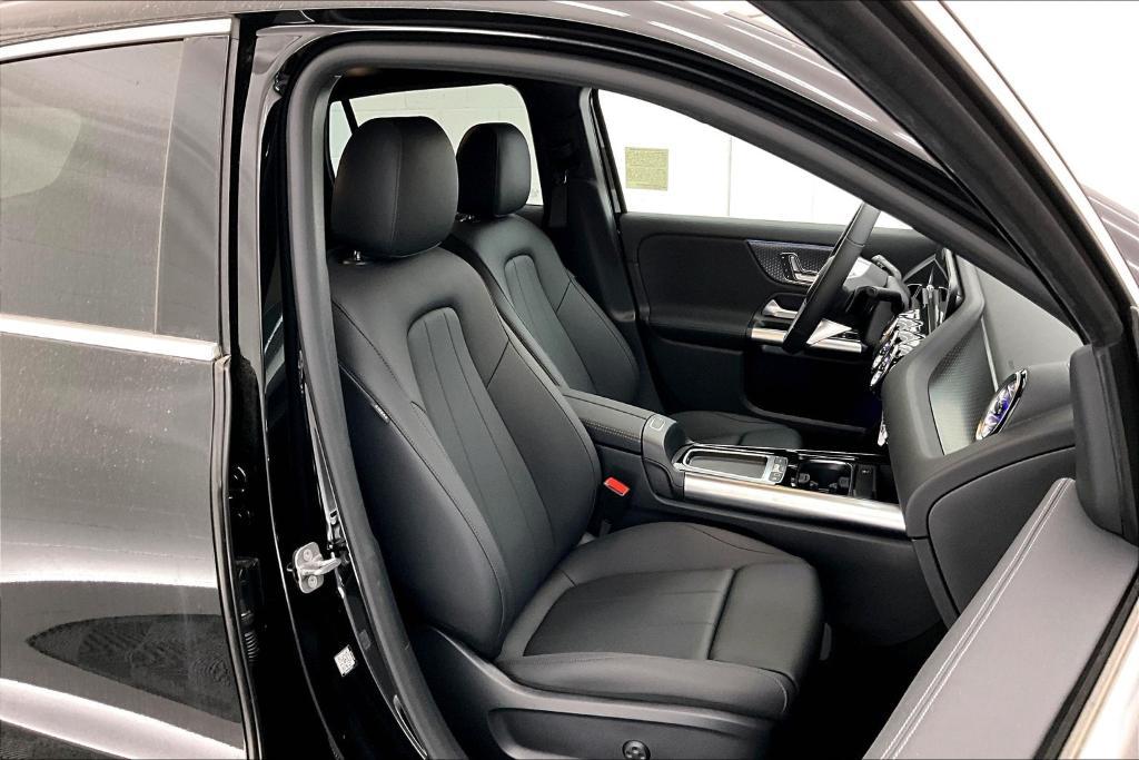 new 2025 Mercedes-Benz GLA 250 car, priced at $45,845