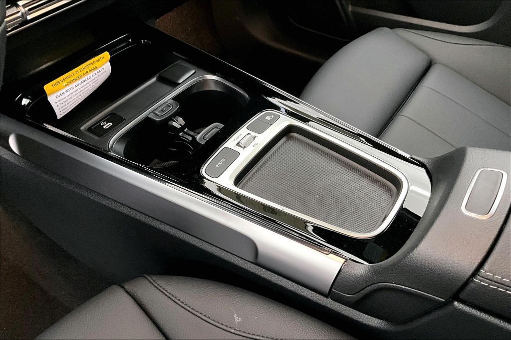 new 2026 Mercedes-Benz GLB 250 car, priced at $46,235