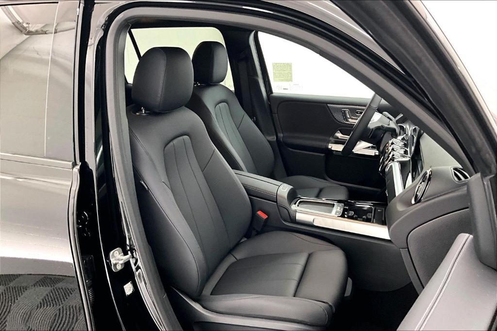 new 2026 Mercedes-Benz GLB 250 car, priced at $46,635