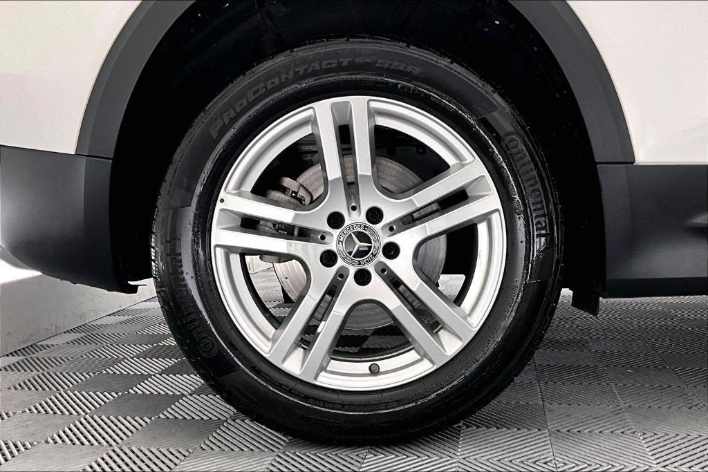 used 2022 Mercedes-Benz GLB 250 car, priced at $25,981