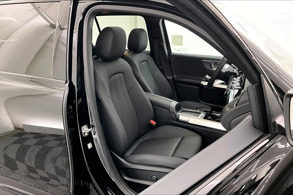 new 2026 Mercedes-Benz GLB 250 car, priced at $48,135