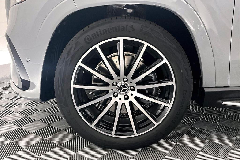 new 2026 Mercedes-Benz GLS 450 car, priced at $99,930