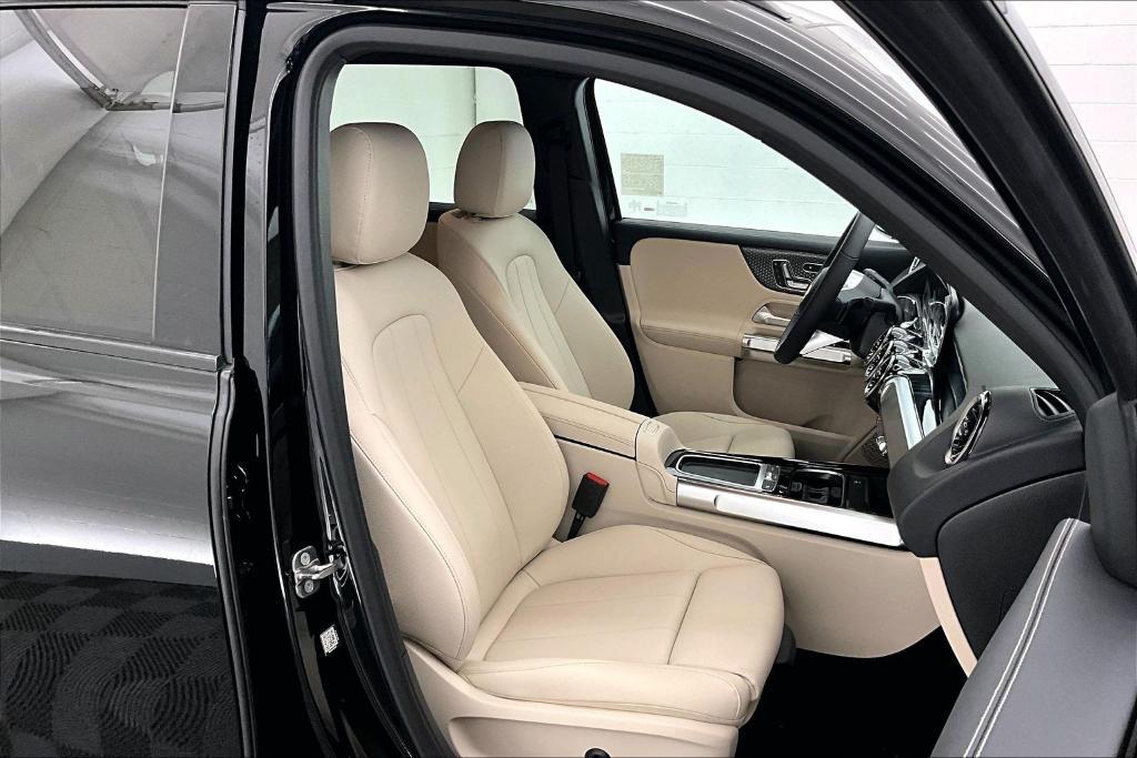 new 2026 Mercedes-Benz GLB 250 car, priced at $45,785