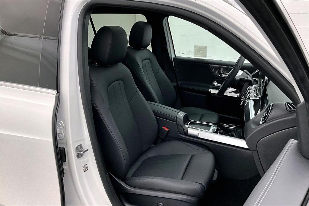 new 2026 Mercedes-Benz GLB 250 car, priced at $47,040