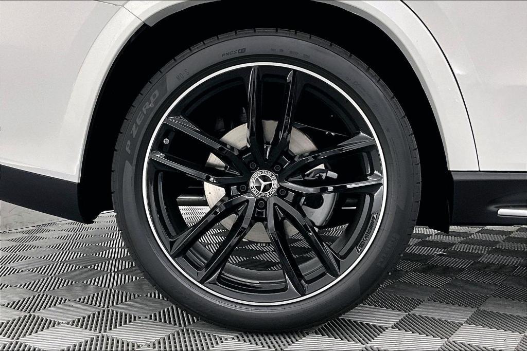 new 2026 Mercedes-Benz GLS 580 car, priced at $122,230