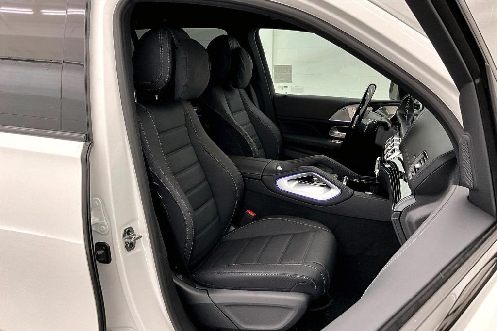 new 2026 Mercedes-Benz GLS 580 car, priced at $123,370