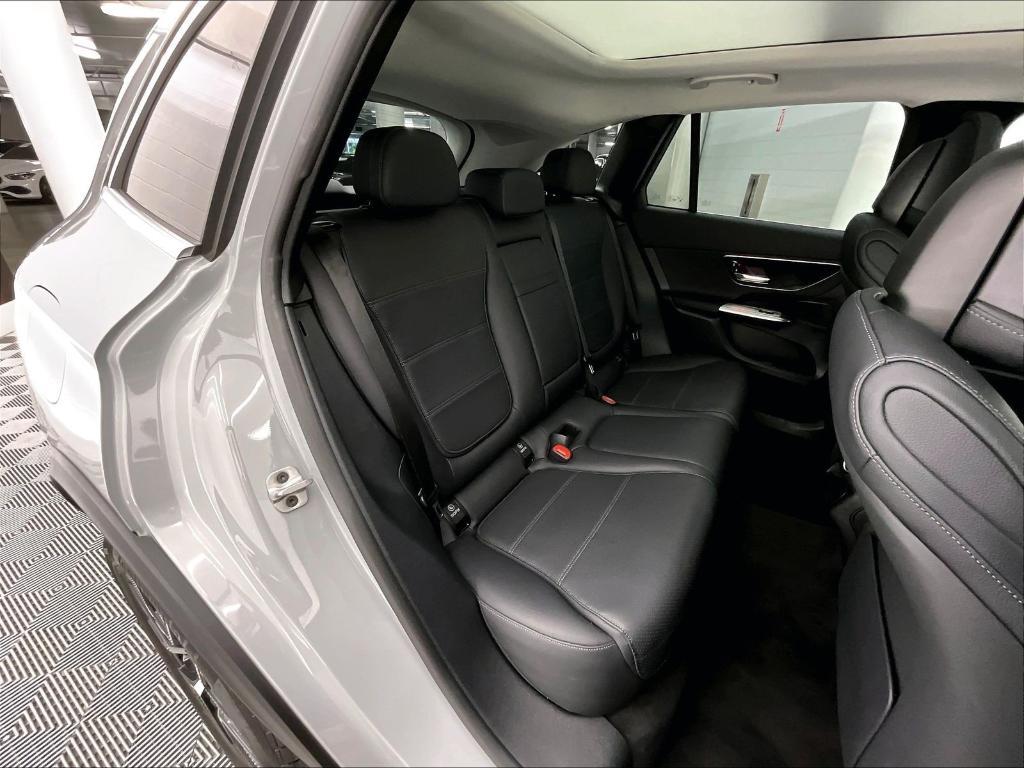 Mercedes-Benz GLC view 17