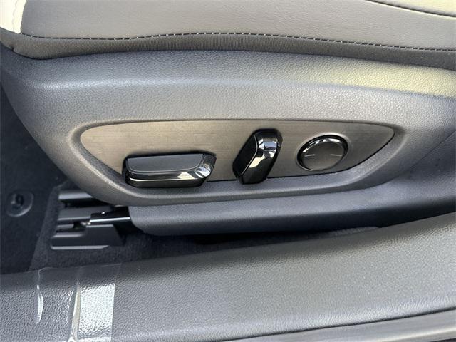 new 2025 Lexus ES 350 car, priced at $49,594