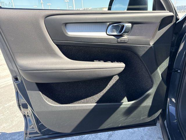 used 2021 Volvo XC40 car, priced at $21,888