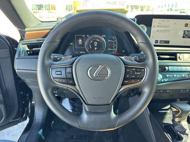used 2025 Lexus ES 300h car, priced at $44,388