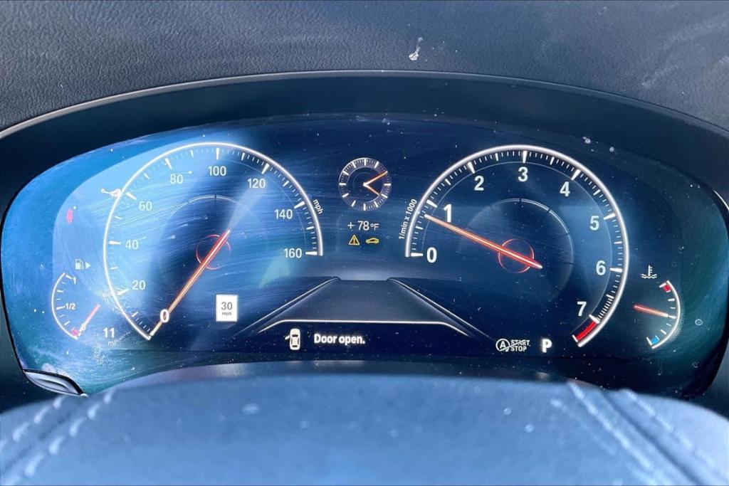 BMW 5 Series view 20