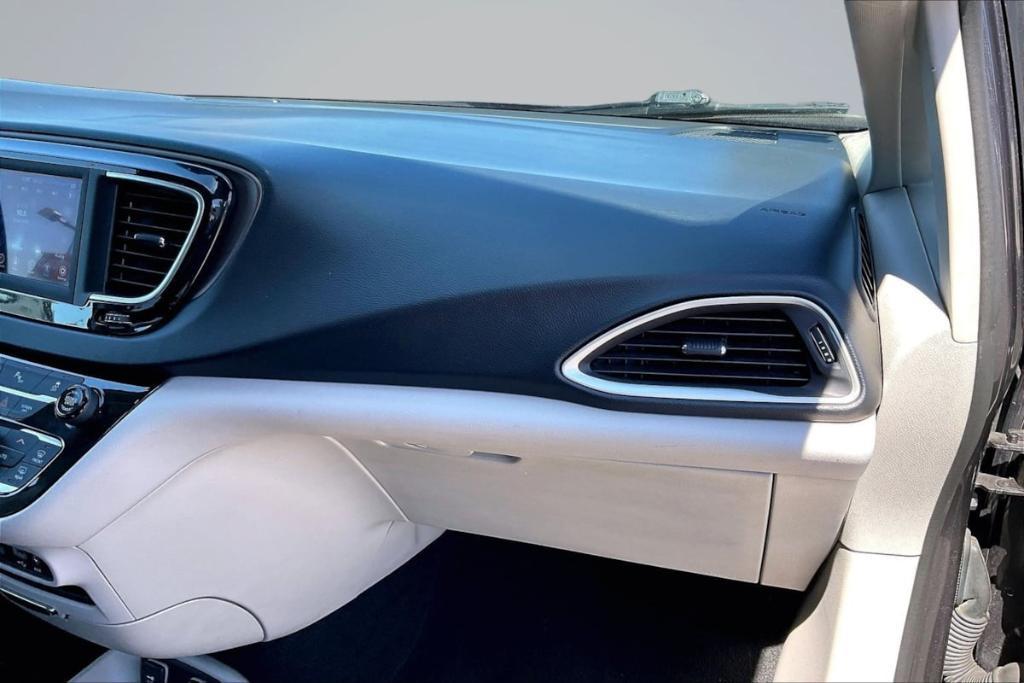 used 2019 Chrysler Pacifica car, priced at $11,845