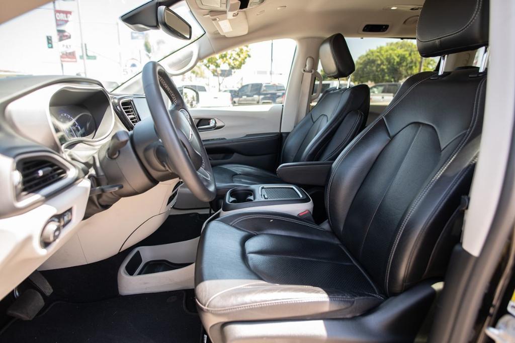 used 2022 Chrysler Pacifica car, priced at $20,685