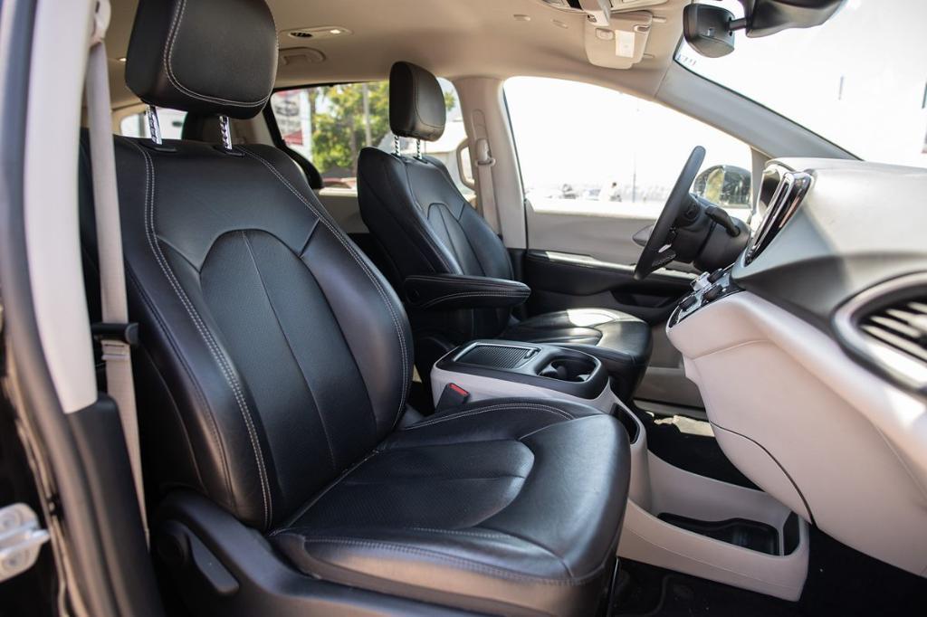 used 2022 Chrysler Pacifica car, priced at $20,685