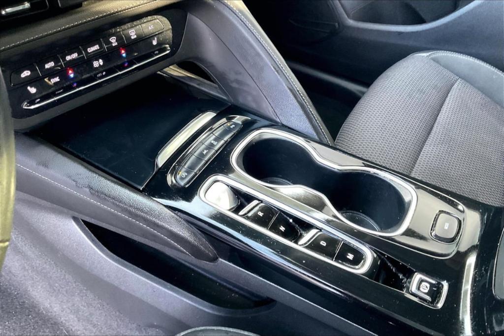 used 2022 Buick Envision car, priced at $16,045