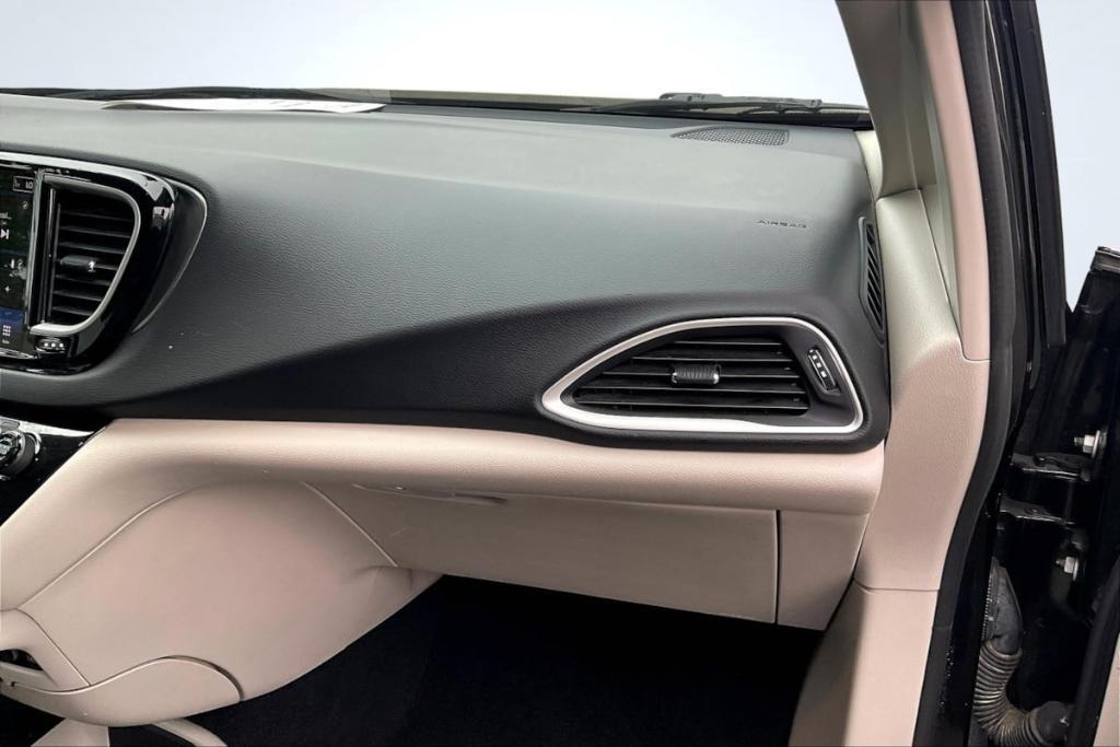 used 2022 Chrysler Pacifica car, priced at $20,095