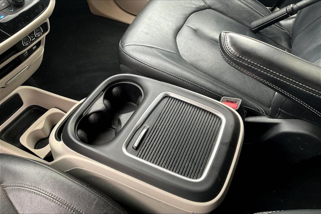 used 2022 Chrysler Pacifica car, priced at $20,095