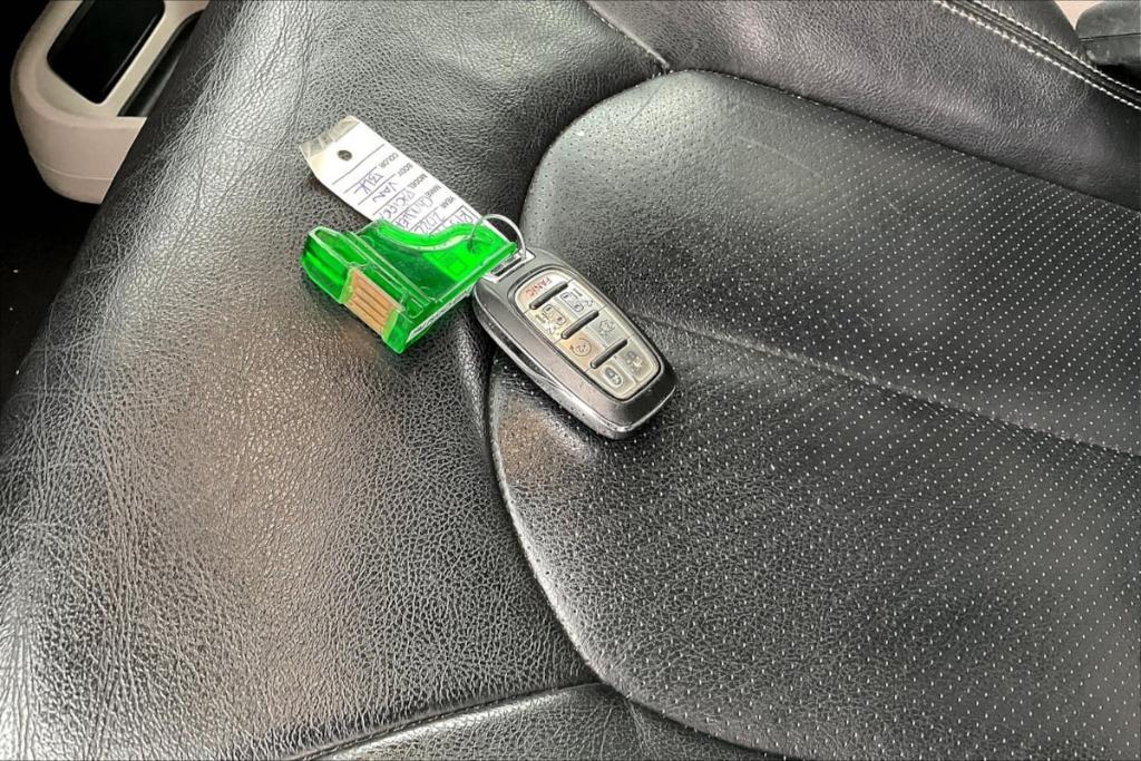 used 2022 Chrysler Pacifica car, priced at $20,095