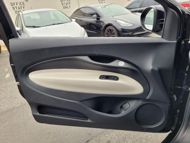 new 2025 FIAT 500e car