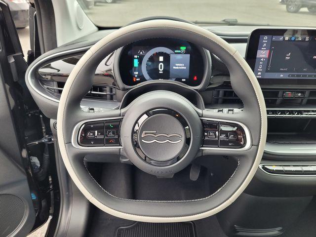 new 2025 FIAT 500e car