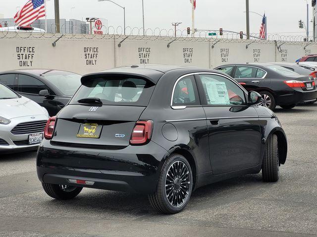 new 2025 FIAT 500e car