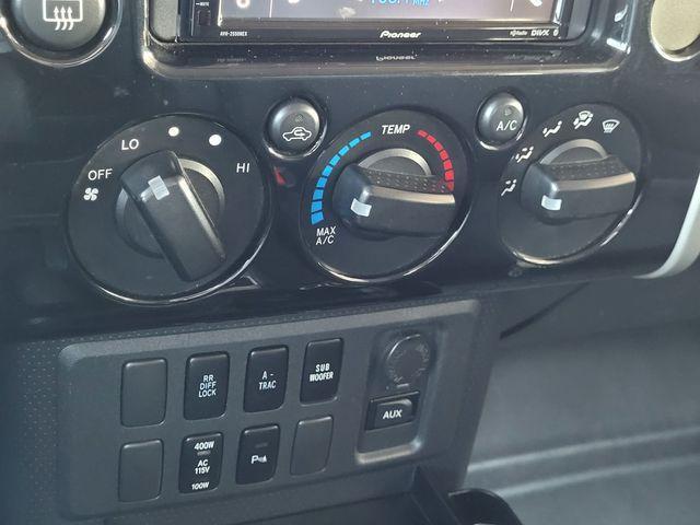 used 2007 Toyota FJ Cruiser car, priced at $18,900