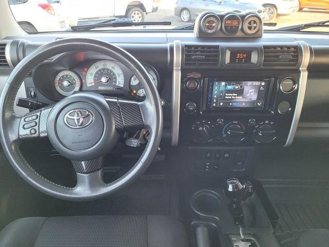 used 2007 Toyota FJ Cruiser car, priced at $18,900