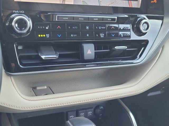 used 2021 Toyota Highlander car, priced at $36,500