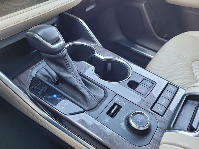 used 2021 Toyota Highlander car, priced at $36,500