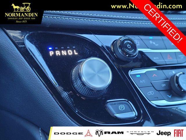 used 2025 Chrysler Pacifica car, priced at $32,500