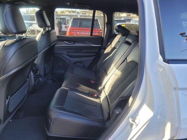 new 2026 Jeep Grand Cherokee car, priced at $42,988