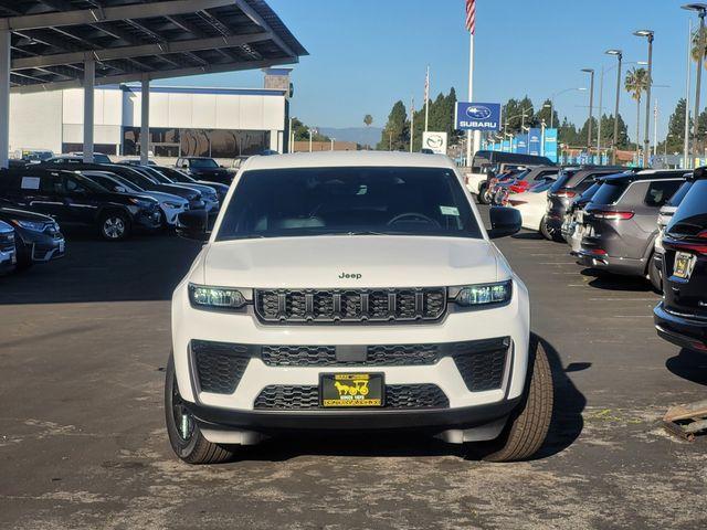 new 2026 Jeep Grand Cherokee car, priced at $42,988