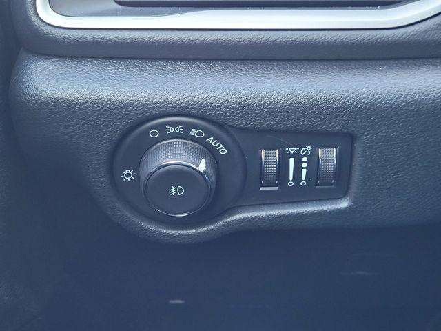 used 2025 Chrysler Pacifica car, priced at $25,300