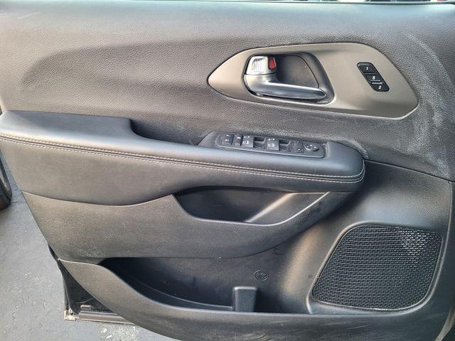 used 2025 Chrysler Pacifica car, priced at $25,300