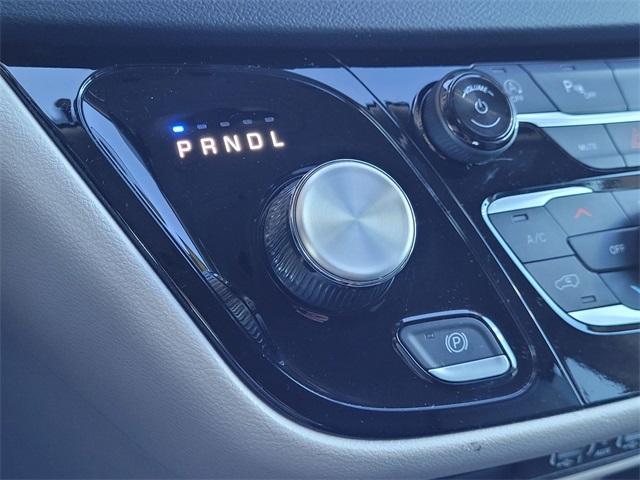 used 2024 Chrysler Pacifica car