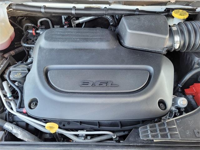 used 2024 Chrysler Pacifica car