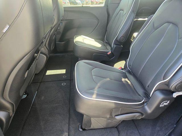 new 2027 Chrysler Pacifica car