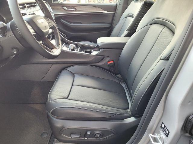 new 2026 Jeep Grand Cherokee car, priced at $53,000