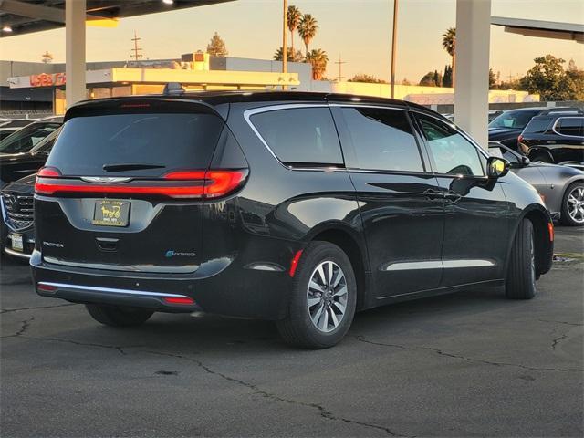 used 2024 Chrysler Pacifica Hybrid car, priced at $26,800