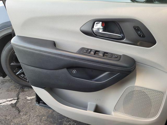 used 2024 Chrysler Pacifica Hybrid car, priced at $24,900