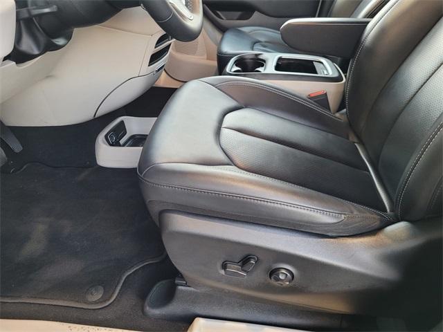 used 2024 Chrysler Pacifica Hybrid car, priced at $26,800