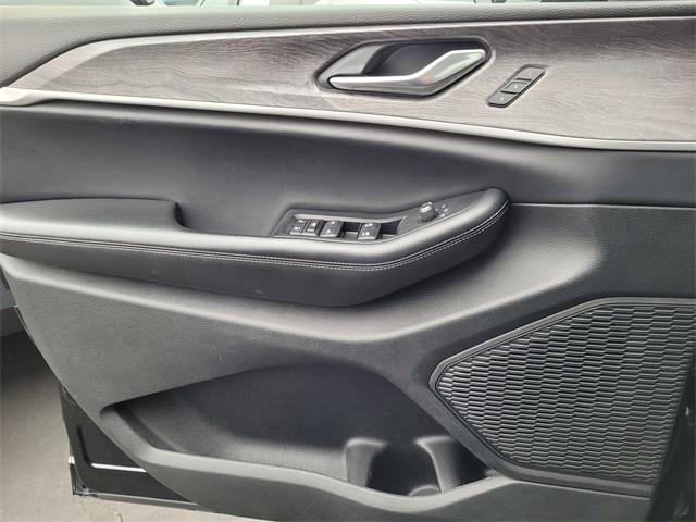 used 2023 Jeep Grand Cherokee car, priced at $22,800