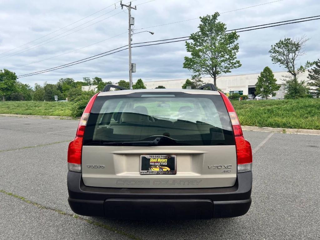 used 2001 Volvo V70 car, priced at $5,995