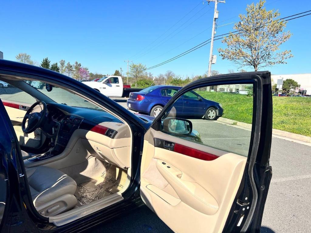 used 2002 Lexus ES 300 car, priced at $8,995