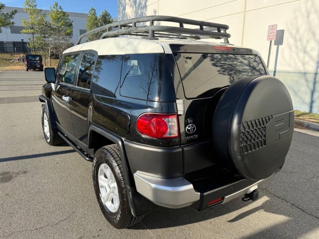 used 2007 Toyota FJ Cruiser car, priced at $15,995
