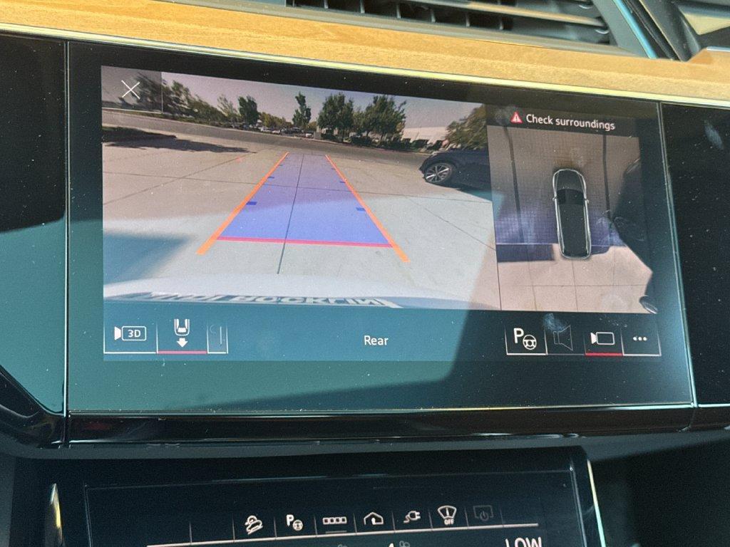 Audi Q8 e-tron view 26