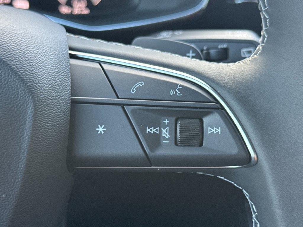 Audi Q7 view 32