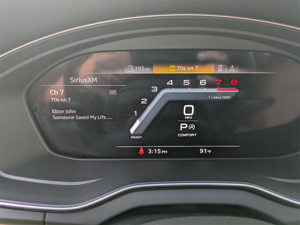 2022 Florett Silver Metallic Audi Q5